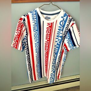 Tommy Hilfiger shirt, regular length, like new size M.
